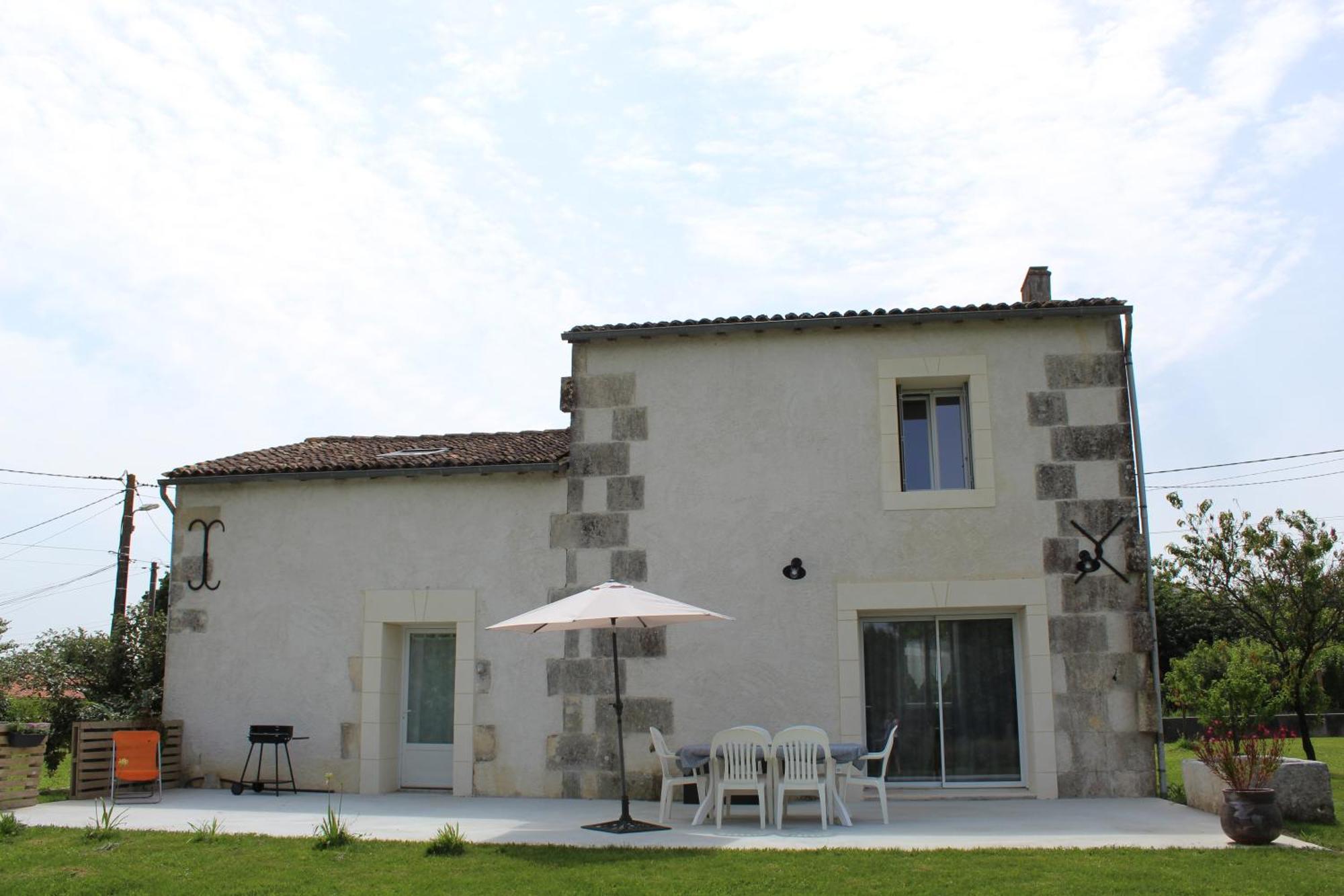 Le Gite Du Verger Saint-Bris-des-Bois Extérieur photo