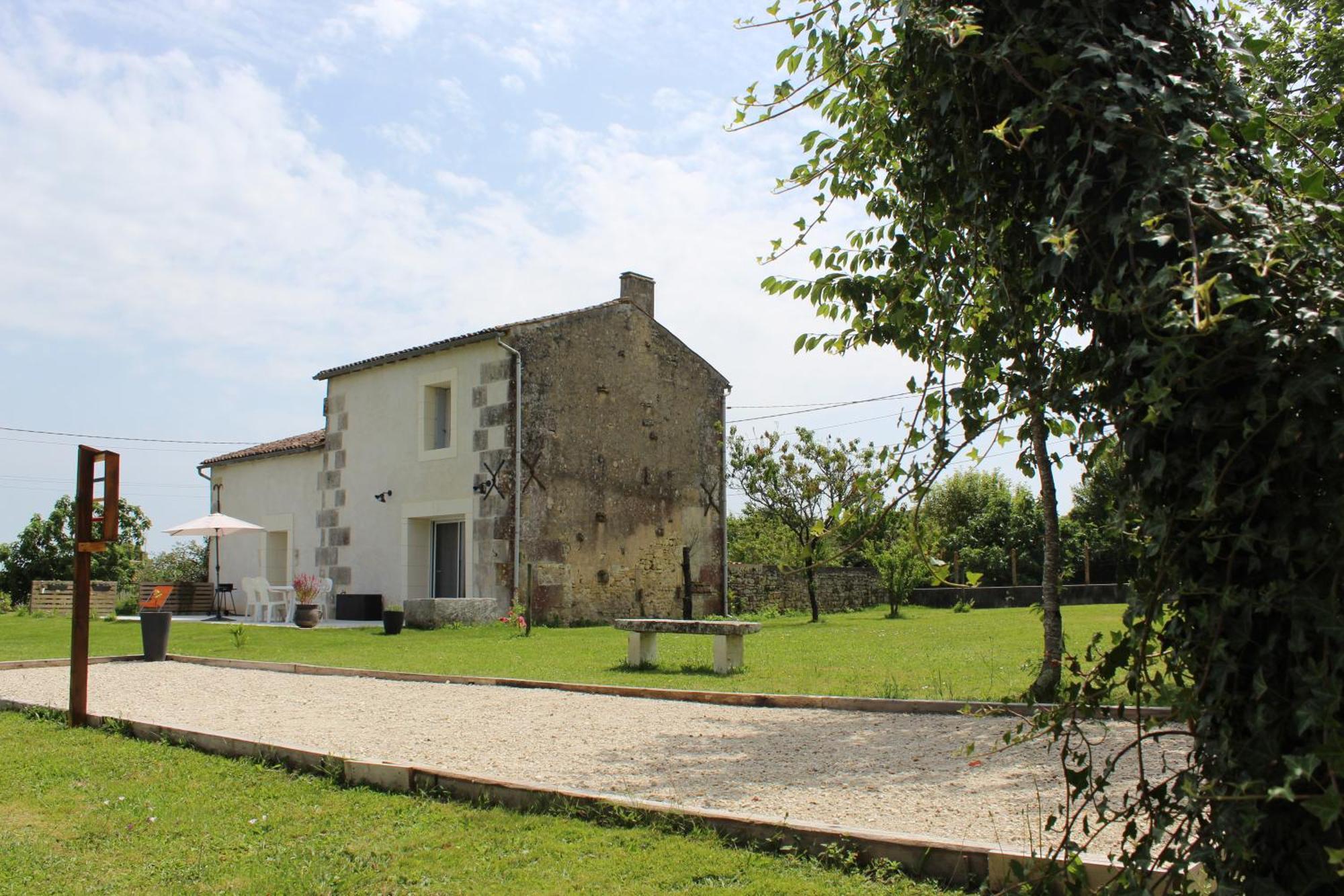 Le Gite Du Verger Saint-Bris-des-Bois Extérieur photo